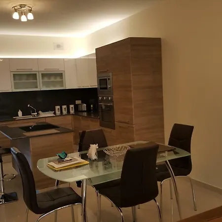 דירה New 2 Bedroom Apt 3 Mins To Seafront, Free Wifi *
