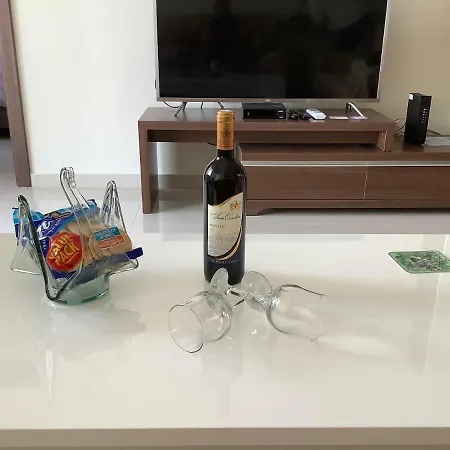 Apartment New 2 Bedroom Apt 3 Mins To Seafront, Free Wifi *