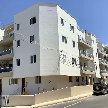 New 2 Bedroom Apt 3 Mins To Seafront, Free Wifi Apartment *