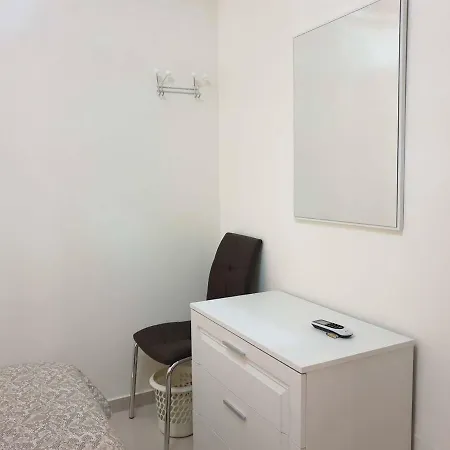 New 2 Bedroom Apt 3 Mins To Seafront, Free Wifi Marsaskala